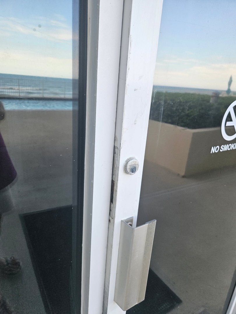 Pool Entry Door - wont close